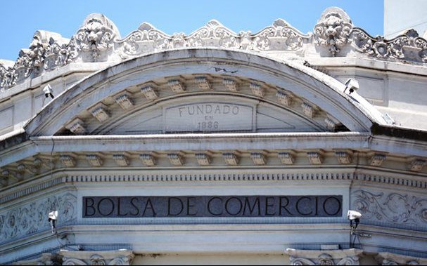 Frente de la Bollsa de Comerccio de Bahia Blanca