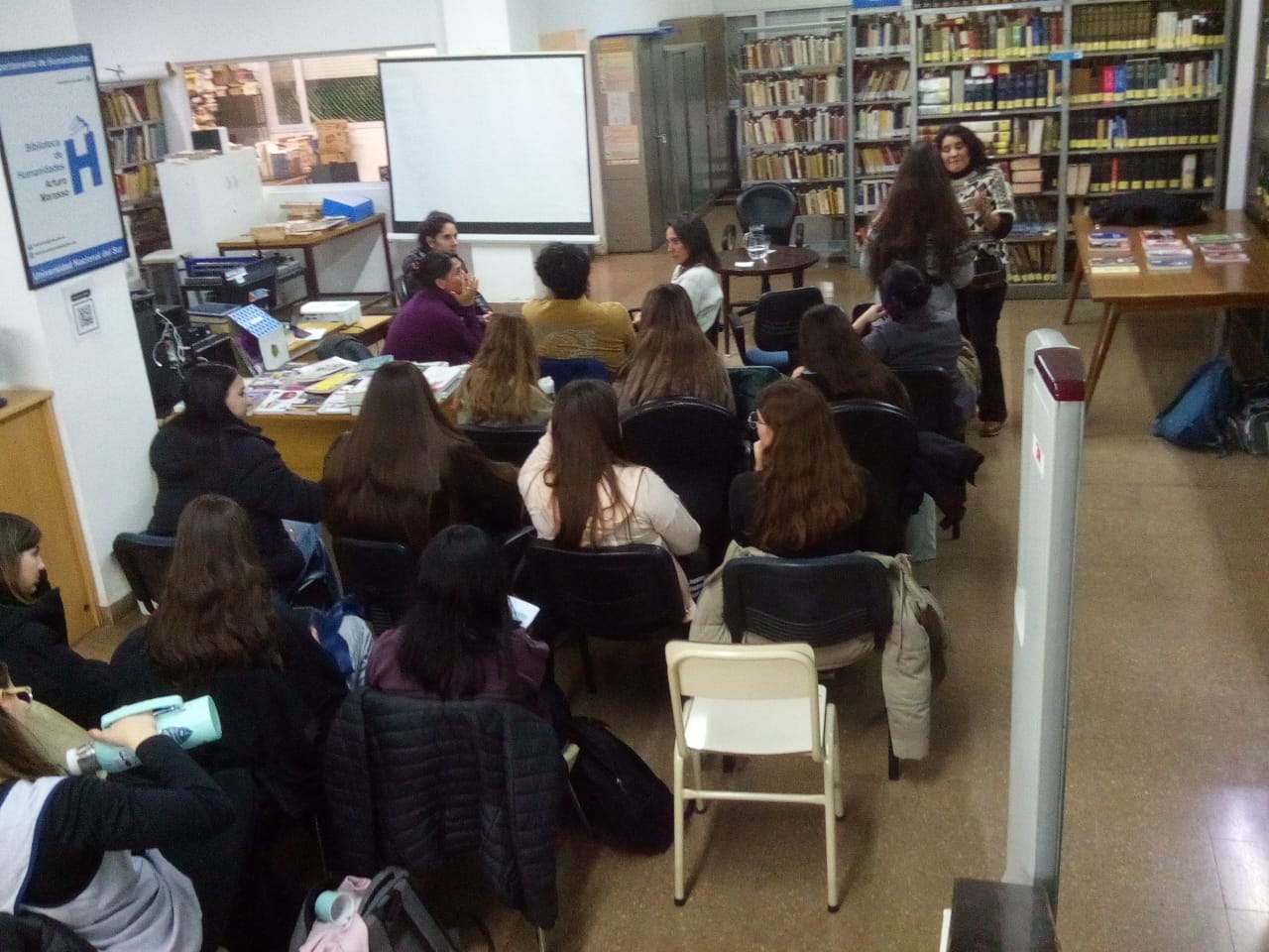 Donción Filba a la Biblioteca de Huamnidades UNS